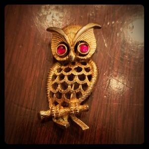 Vintage Gold Owl Brooch Pin